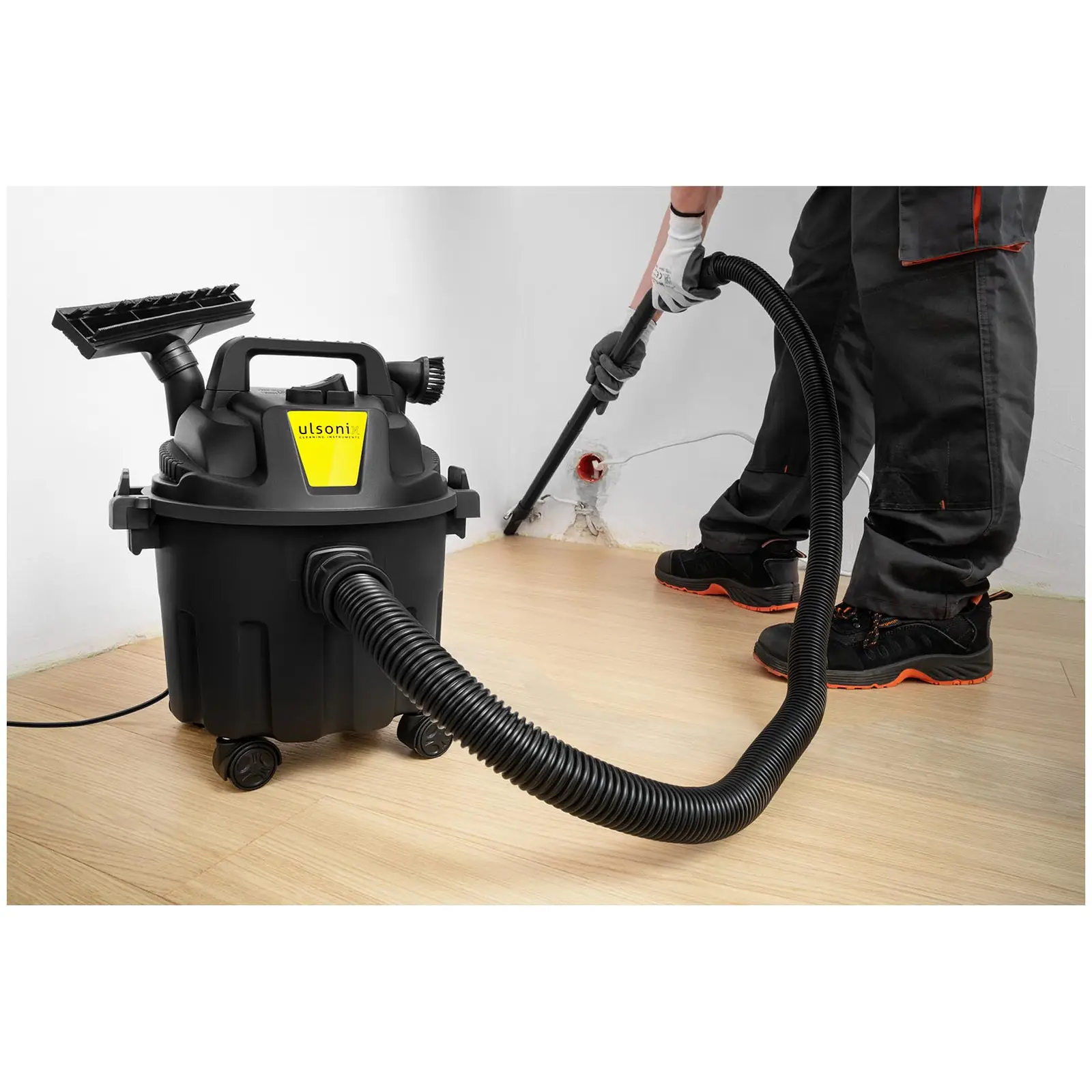 Industrial Vacuum Cleaner - bagless - 1,000 W - 10 L
